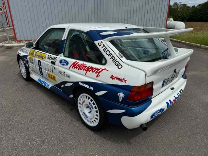 Très belle Ford escort RS COSWORTH 2