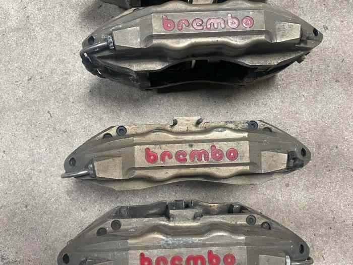 Etriers de frein Brembo pour Ferrari F...