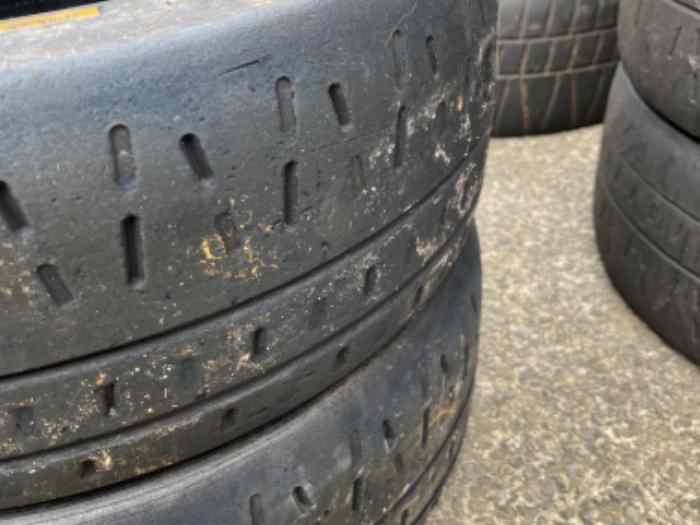 Lot de pneus racing Pirelli PZERO 16 p...