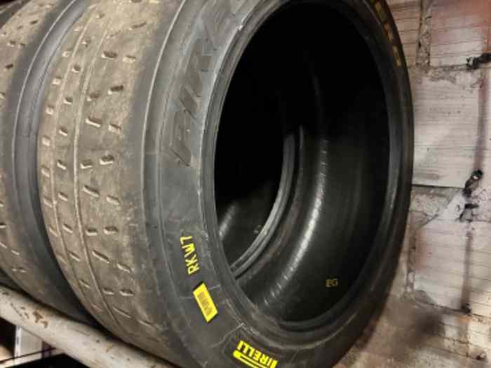 Pneu 17 pouces pirelli RKW7 10km ES.