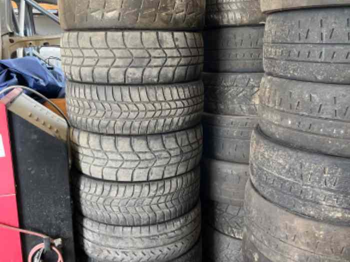 34 Pneu pirelli et Michelin 17p 2