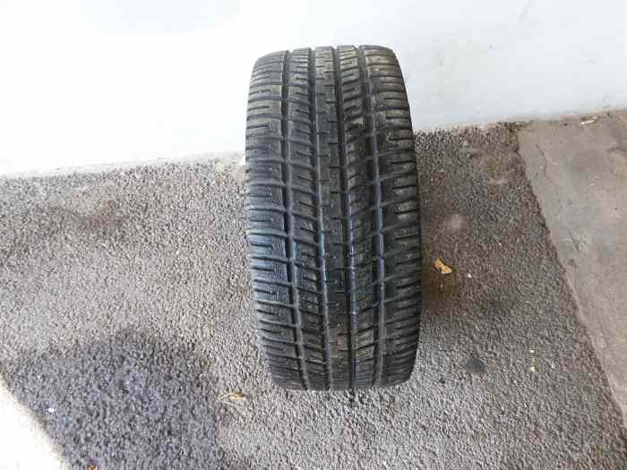 VEND QUATRE PNEUS MICHELIN 1