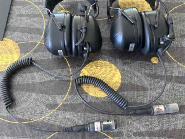 2 Casques liaison Peltor 3M + 2 adapta...