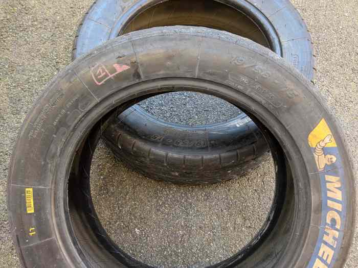 2 pneus rallye Pirelli P11 (soft) 15 pouces 1