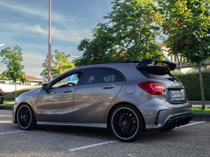 Mercedes A45 amg