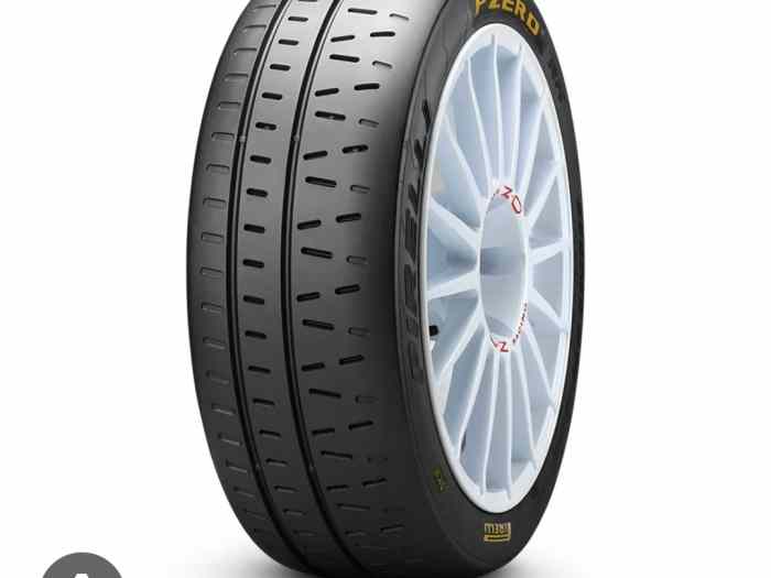 Pirelli 15 pouces RKW7A