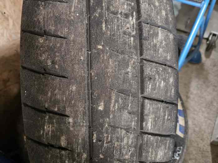 vend 10 pneus Michelin 20/65/18 gomme M20 1