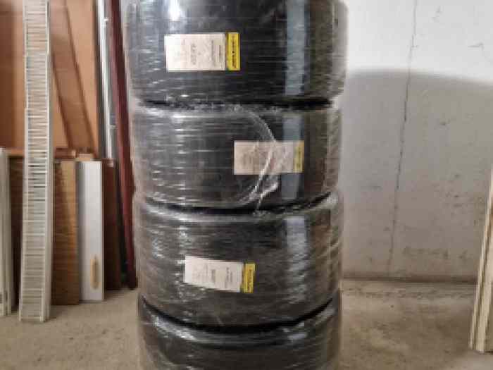 Dunlop radical 200/580 r15 and 265/605...