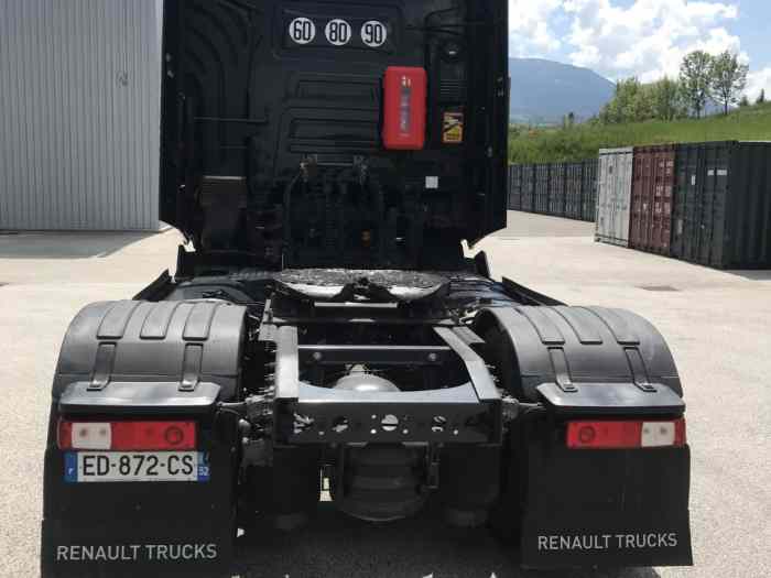 DEUX TRACTEURS ROUTIERS RENAULT T HIGH EURO 6 4