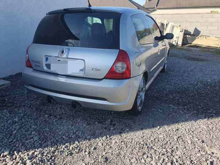 Clio rs sans carte grise