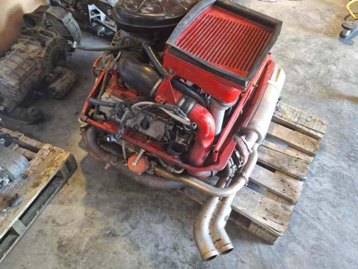 Porsche moteur 3.3 Turbo 1