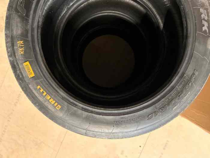 Pneus Pirelli RK7A 16 pouces 1