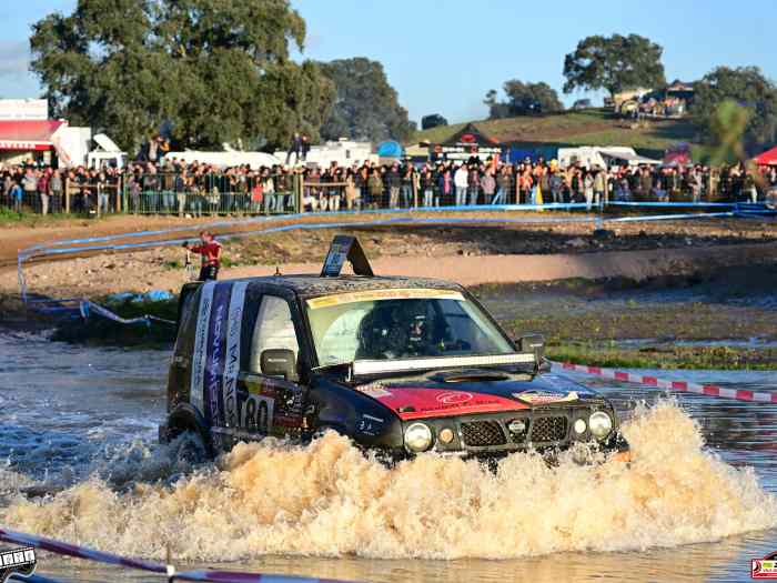 Nissan Terrano II 2