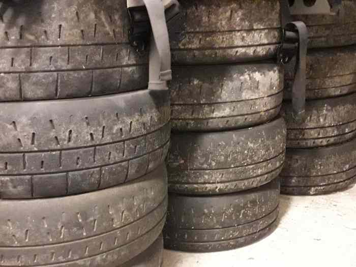 Vends pneus rallye Pirelli 16 pouces