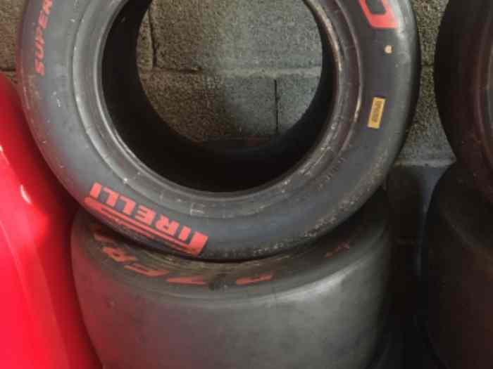 À vendre pneus slicks 3