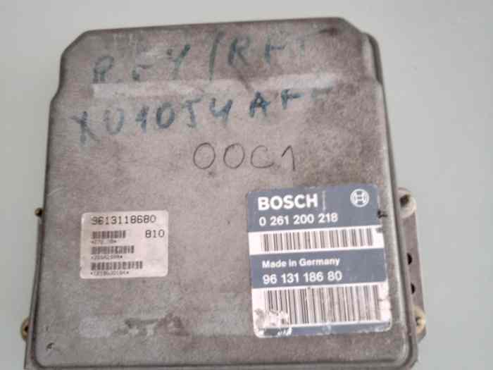 Calculateur Bosch 0218 200 218. 306S16