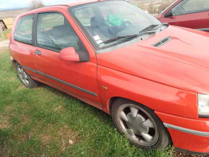 Clio gr A + williams + 16s + pièces 2