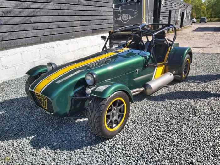 CATERHAM R400 AVEC PASSEPORT SALOON CA...