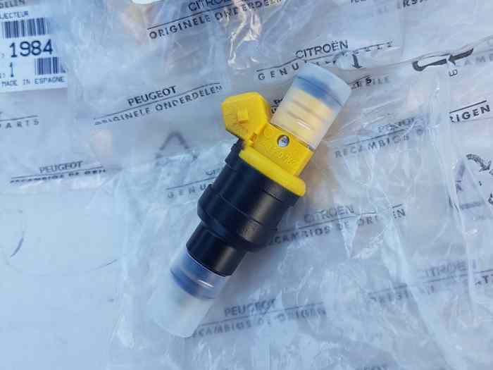 4 injecteurs NEUFS origine Peugeot 205 GTI 1.9 Bosch 0 280 150 762 jaune 1984.55 2