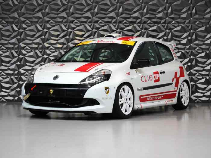 RENAULT CLIO 3 Cup X85 0