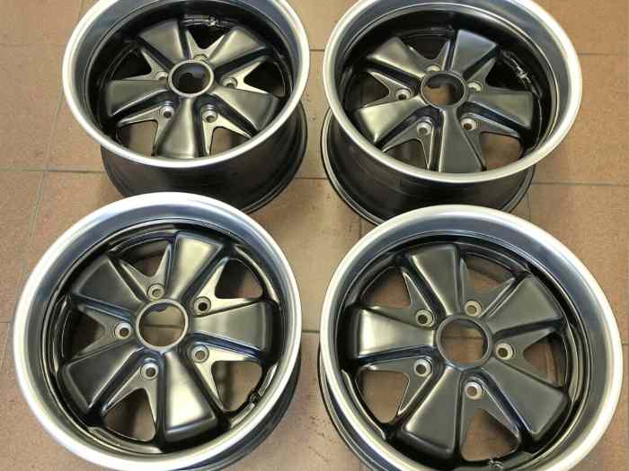 Jantes Fuchs en 8x15 et 9x15 pour Porsche 911 1