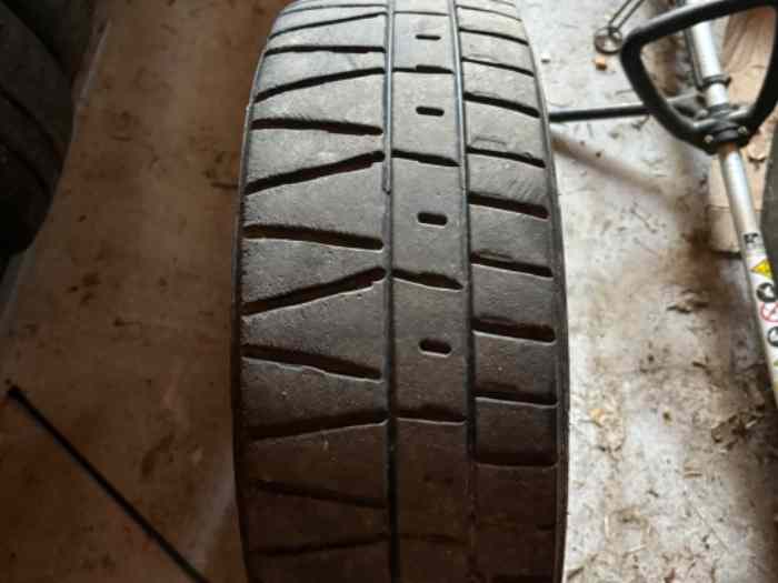 Pirelli 14 pouces RKW7A retaillés