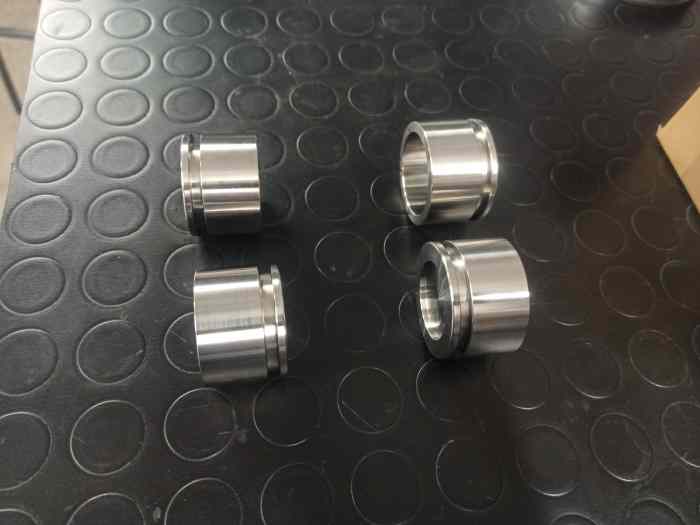 Pistons inox de freins alcom clio gr.a