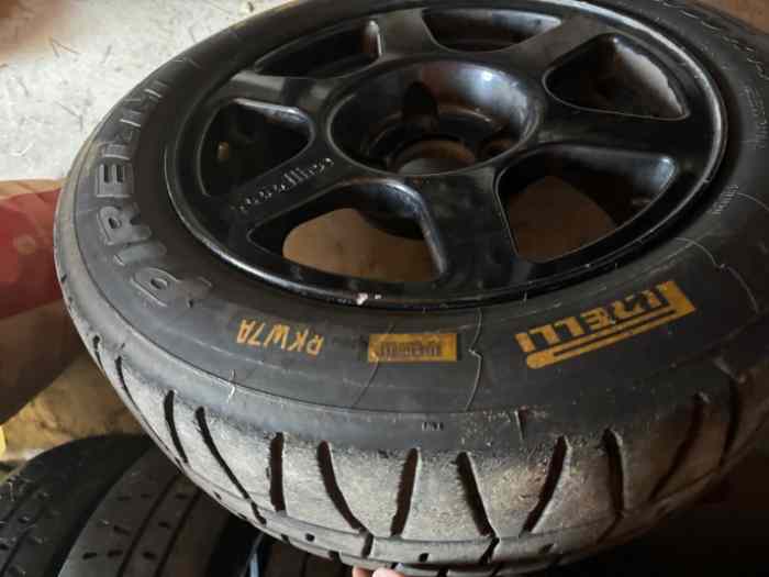 Pirelli 14 pouces RKW7A retaillés 2