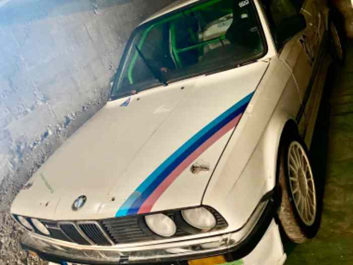 BMW 325i e30