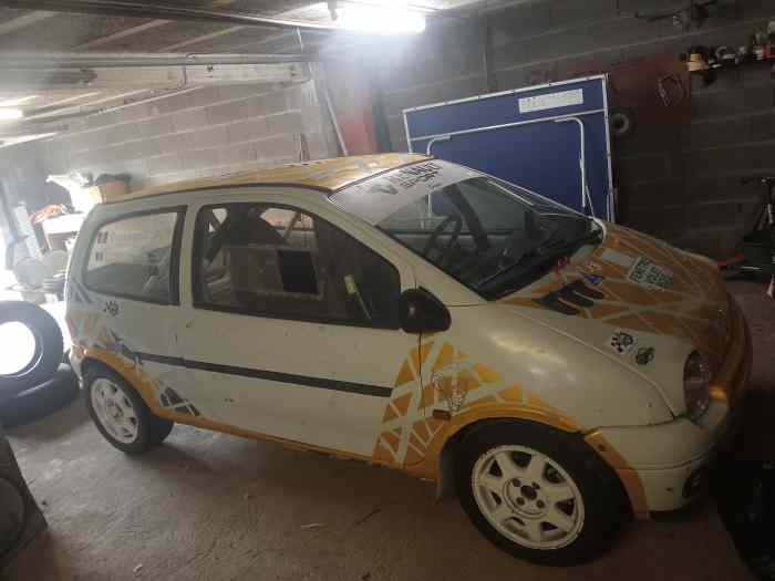 Échange ou vend twingo F2/11