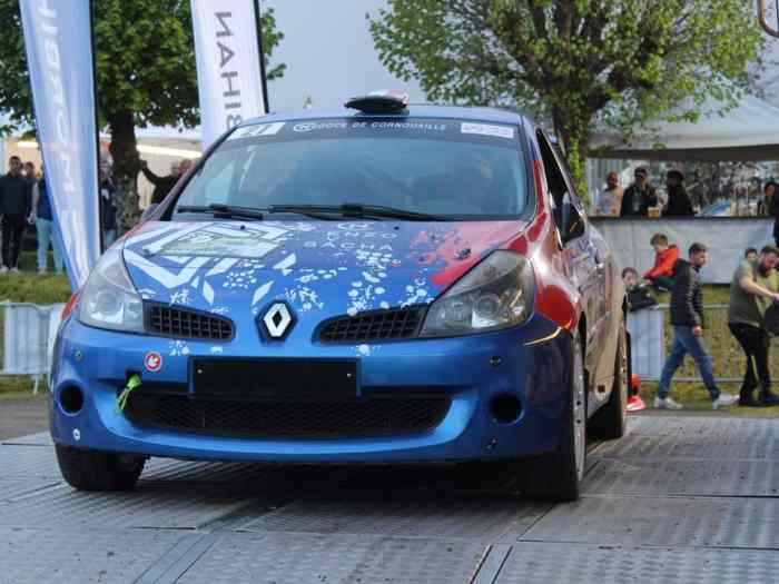 Renault clio 3 F2000 0