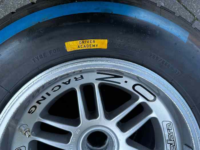 New Pirelli Cinturato Wet Soft Rain-Tyres F1 + F3000 4