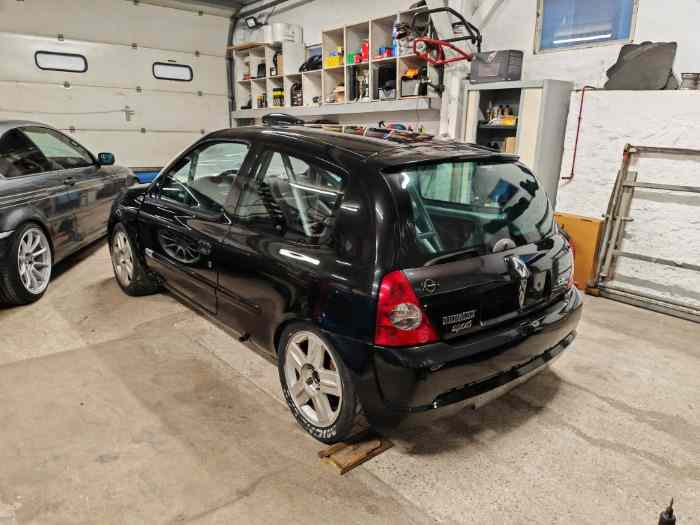 RENAULT Clio 2 RS ph2 / Ragnotti neuve SANS MOTEUR 1