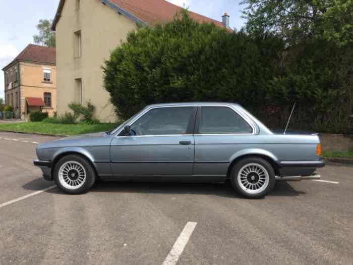 BMW E30 323i Sport - Boite Inversée 1