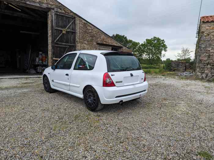 Clio 2 RS A7 (Moteur Neuf) 5