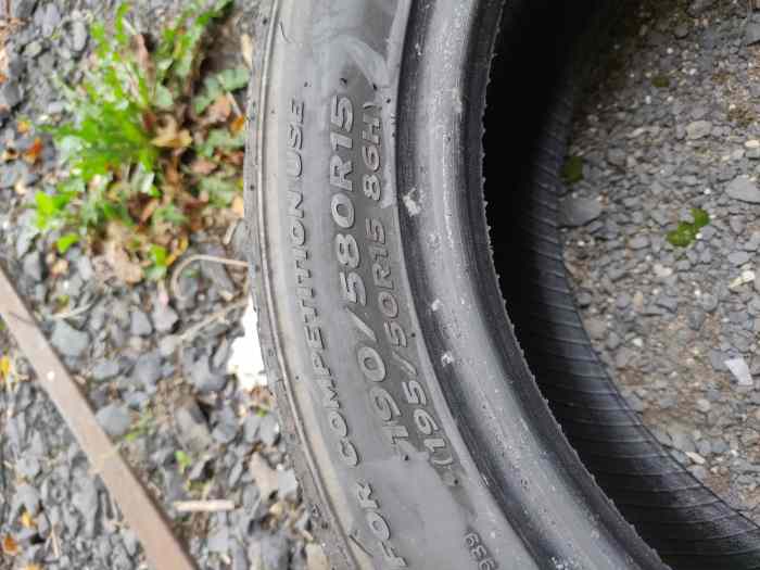 Pneus Hankook T32 15 pouces 2