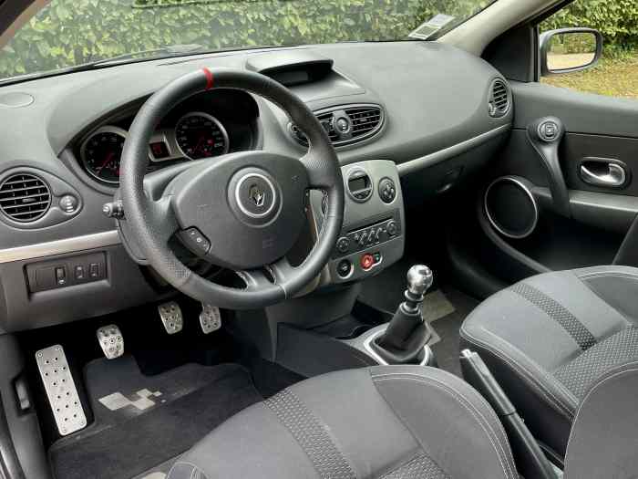 Renault Clio 3 RS – 197CV – Gris Makaha 2