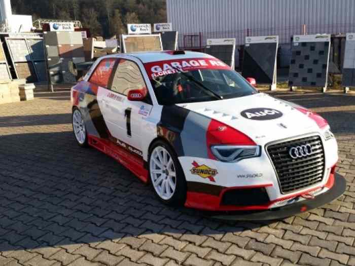 AUDI RS3 350cv V8 course