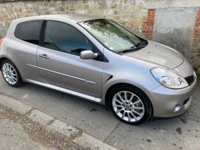 Clio 3 F214 + mulet disponible 1