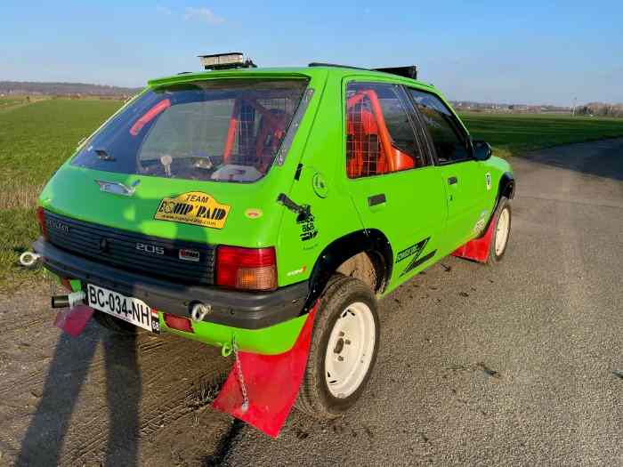 Peugeot 205 préparée Rallye-raid 1