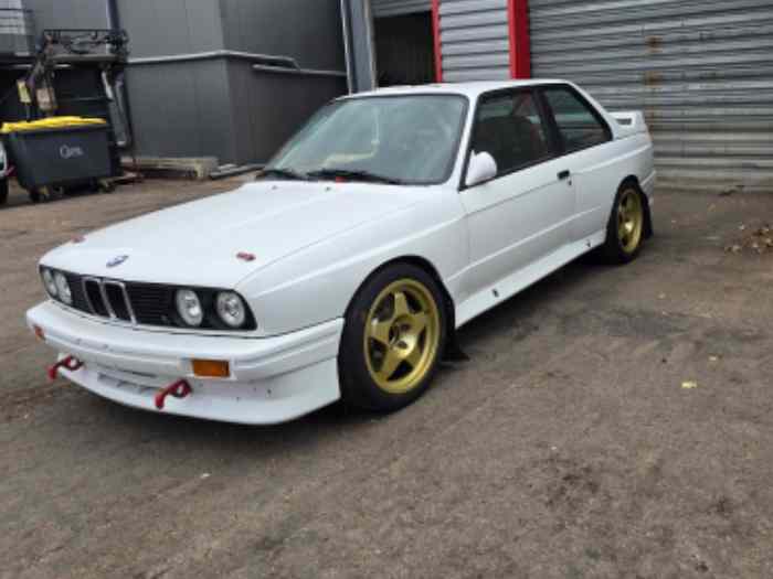 BMW M3 E30 GRA 0