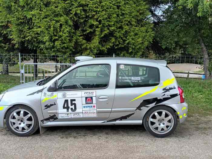 AV Clio RS GRA.ou GRN (a débattre)