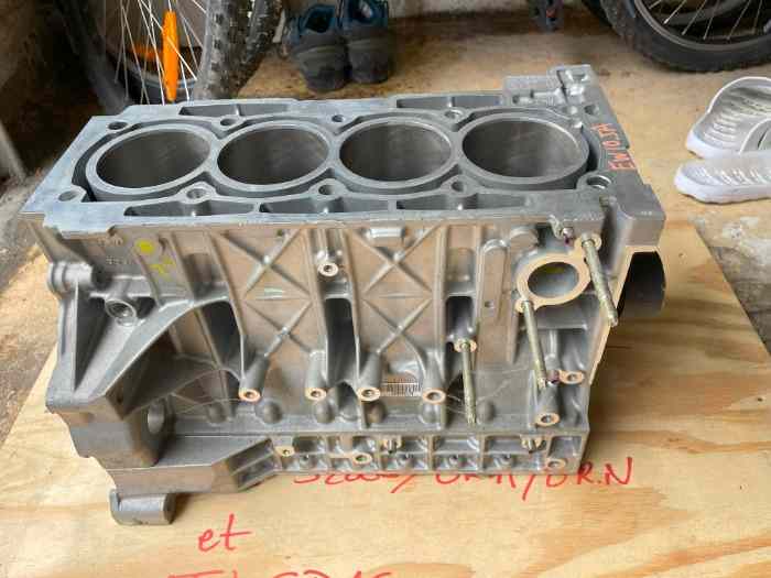 Carter cylindre Peugeot EW10A 2.0 16S ...