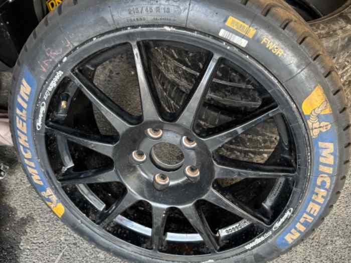 Pneu Michelin en 18 pouces fw3r/fw3l