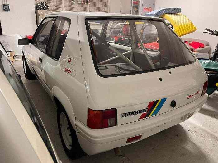 205 rallye VH avec carte grise