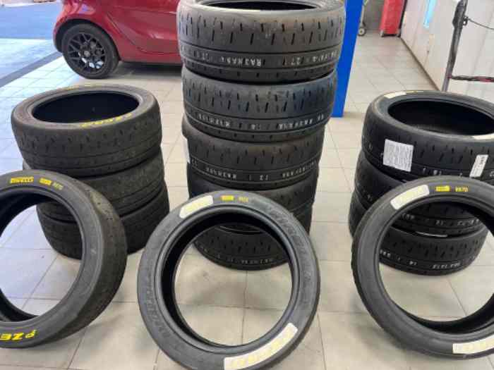 Pneus PIRELLI 18p neuf