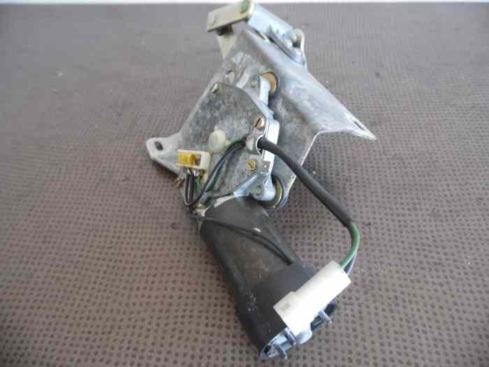 MOTEUR ESSUIE-GLACE ARRIERE 92862840302 PORSCHE 928 4