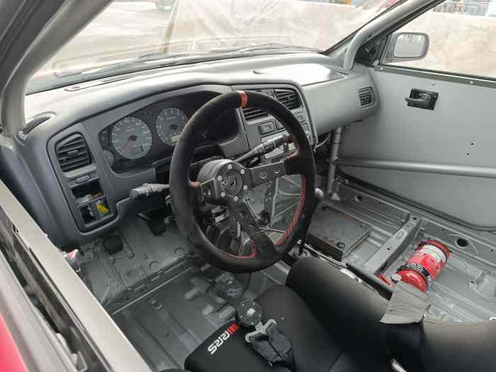 Nissan Primera Superberline 2L 2