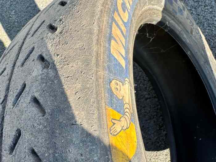 P01 PNEUS MICHELIN 19/60 - 16 2