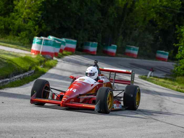 Dallara f389 1